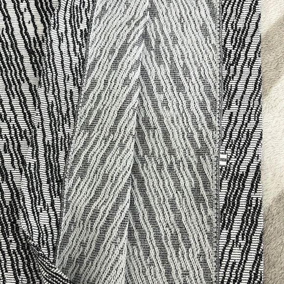 Athleta NWOT Flurry Seamless‎ Turtleneck size Medium - Picture 11 of 11